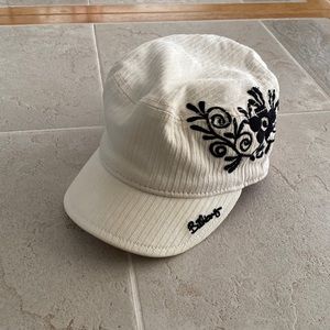 Billabong girls size M/L hat.